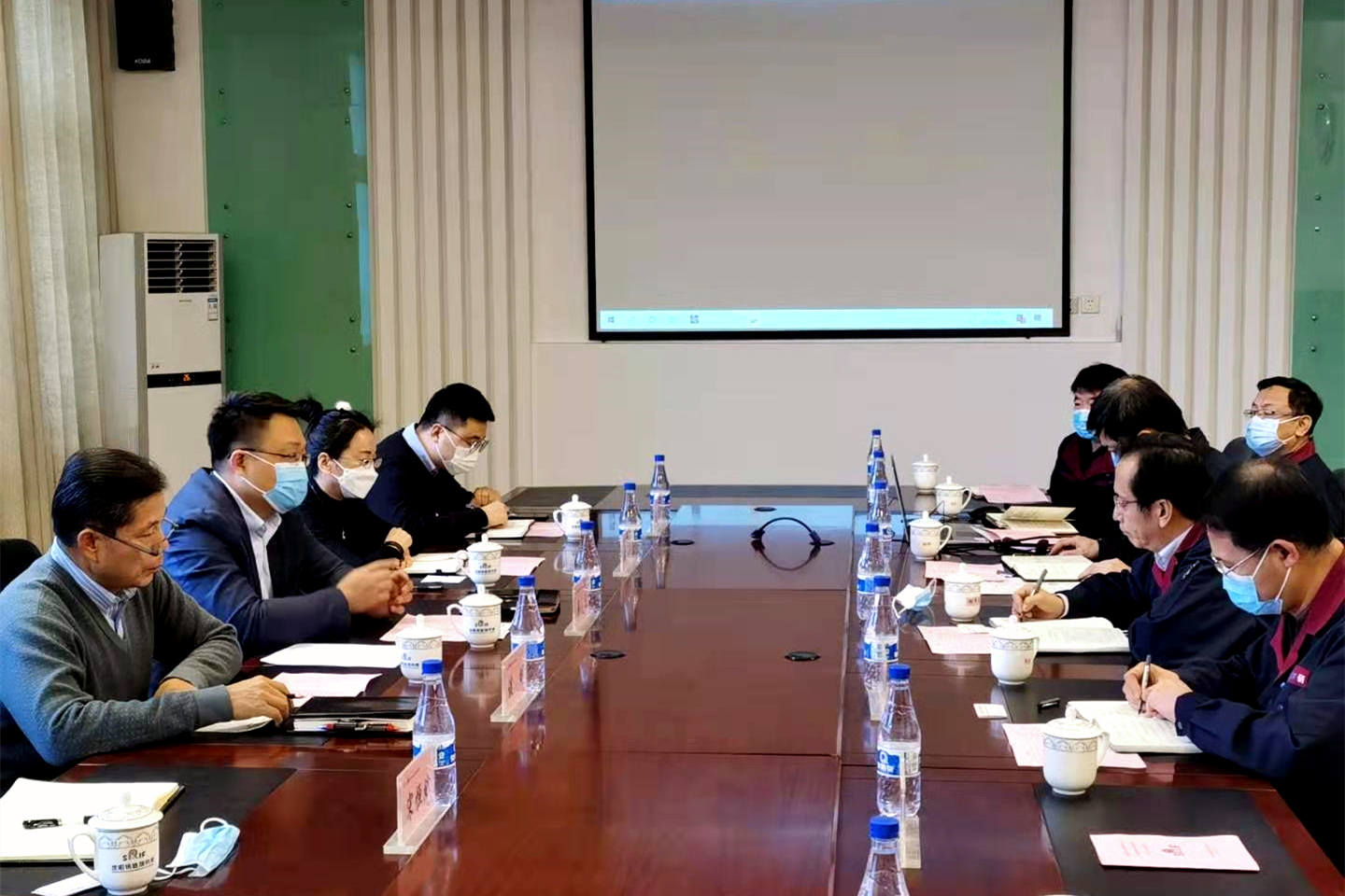 ŷ��������������������о������޹�˾��չ����̸��